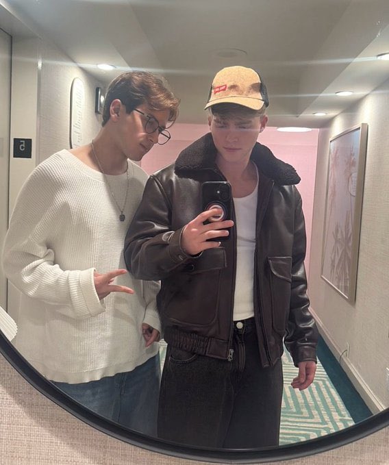 rosfair 🧚‍♀️ dual 🪽 tweet media