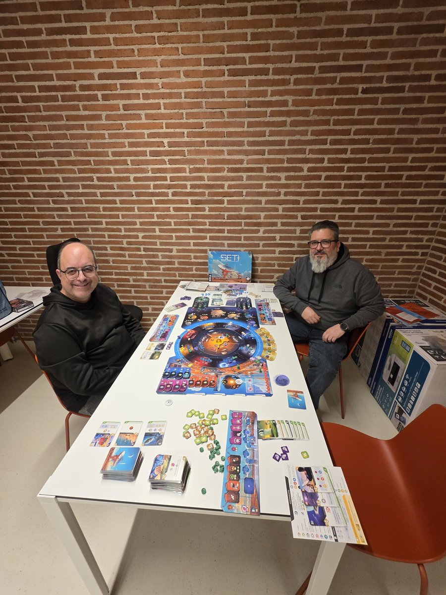 Club Silmaril tweet media