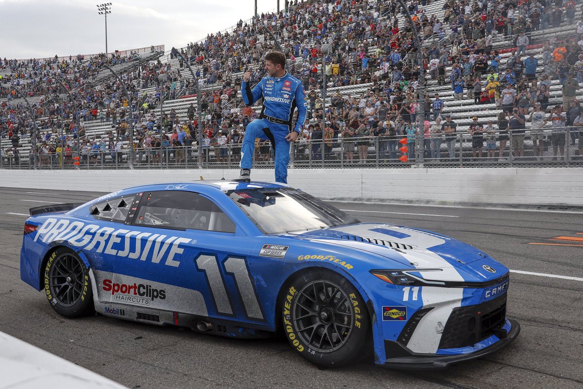 Opinions on NASCAR (William Richard) tweet media
