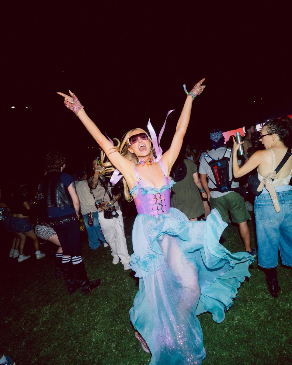 ParisHilton's tweet image. Feeling the love with my Muse of the Year nomination at the TikTok Awards ✨ Vote by searching “TikTok Awards” in the app or here: bit.ly/3KdZM8w
 💖 Daily votes are open through Dec. 2! 🥰 #TikTokAwards