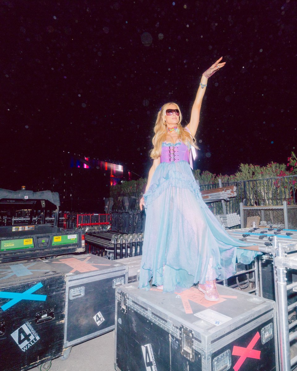 ParisHilton's tweet image. Feeling the love with my Muse of the Year nomination at the TikTok Awards ✨ Vote by searching “TikTok Awards” in the app or here: bit.ly/3KdZM8w
 💖 Daily votes are open through Dec. 2! 🥰 #TikTokAwards