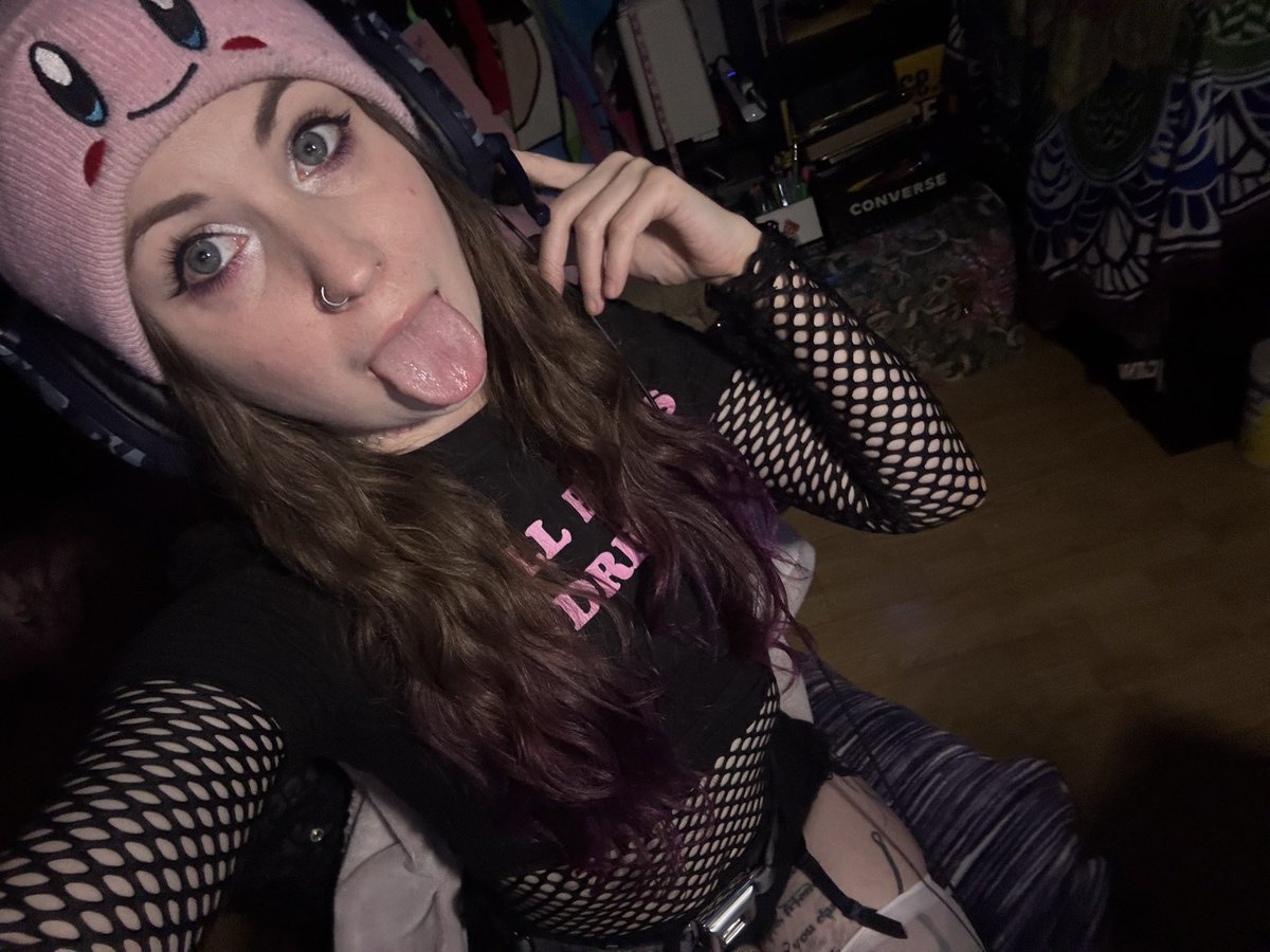 Come game with me? The First BoOzerker: Khazan @ 7pm #cultofboo #gamergirl #khazan #streamer #contentcreator #followme 

twitch.tv/djboocifer