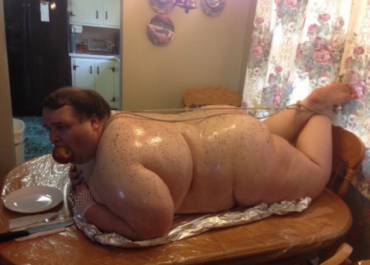 MrInvigorator's tweet image. Normal people: what are you doing for Thanksgiving? 

PETA: