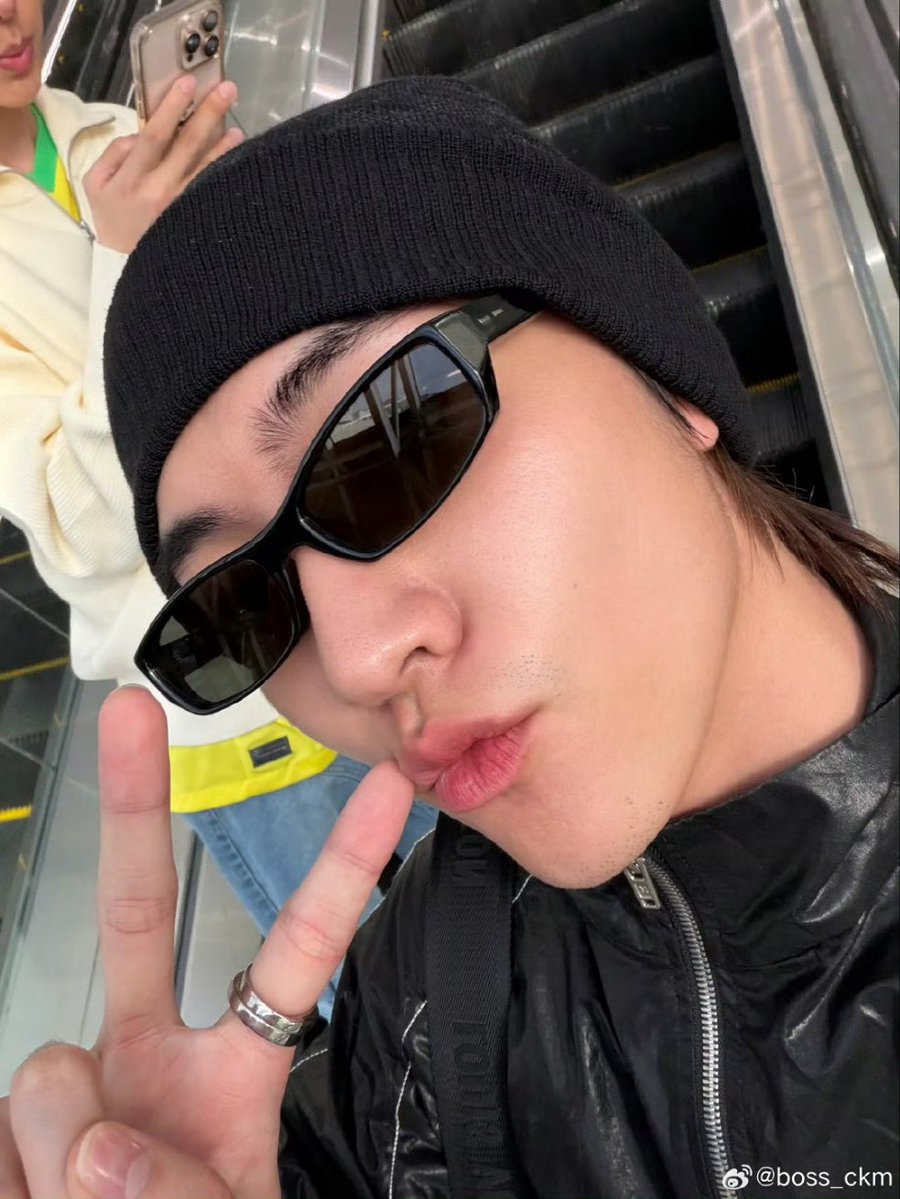 Boss_KoreaFC's tweet image. 🗓2025.11.29
𝗨𝗽𝗱𝗮𝘁𝗲 : Boss_CKM weibo

#Bosschaikamon #Shawtyboss #BoNoh #BOSSCKM