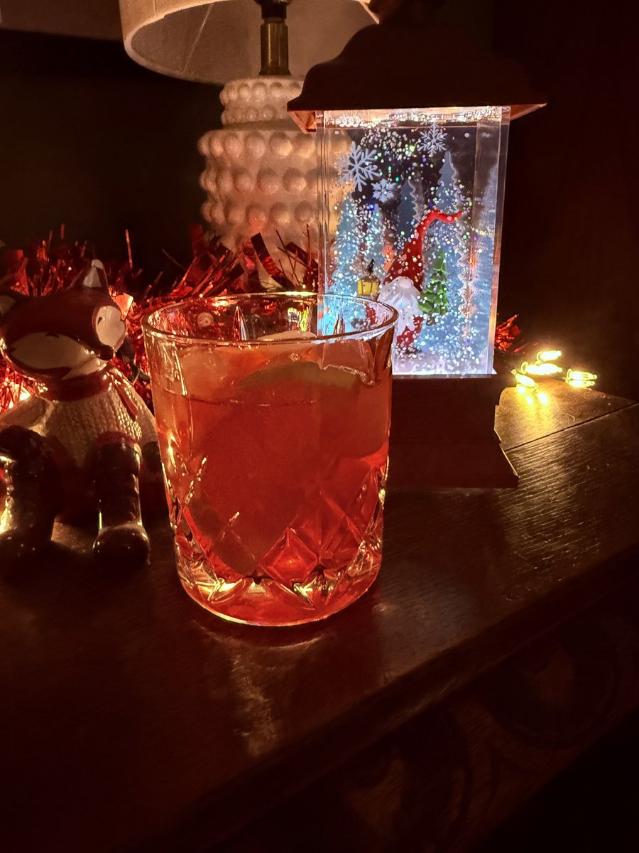 Hoping everyone is relaxing this fine Friday night. Cheers 🥃