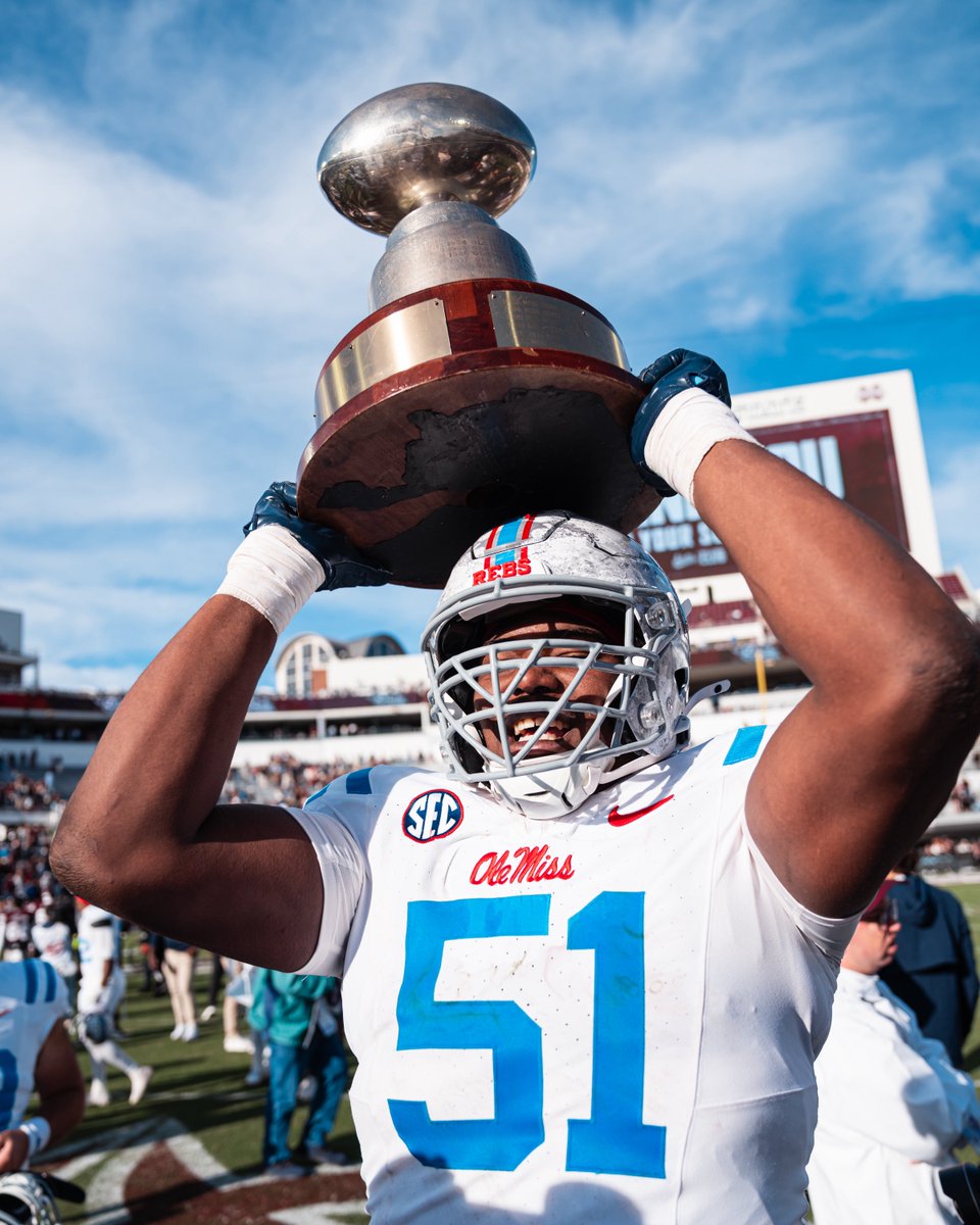𝐇𝐢𝐬𝐭𝐨𝐫𝐲 𝐦𝐚𝐝𝐞.

The first 11-win regular season in Ole Miss football history.

#HottyToddy
