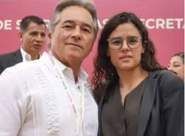 Curioso que <a href="/LuisaAlcalde/">Luisa Alcalde</a> tenga fotos con huachicoleros y con líder de un cártel en Tabasco, pero no tiene con agricultores, madres buscadoras o transportistas que piden un mejor país.