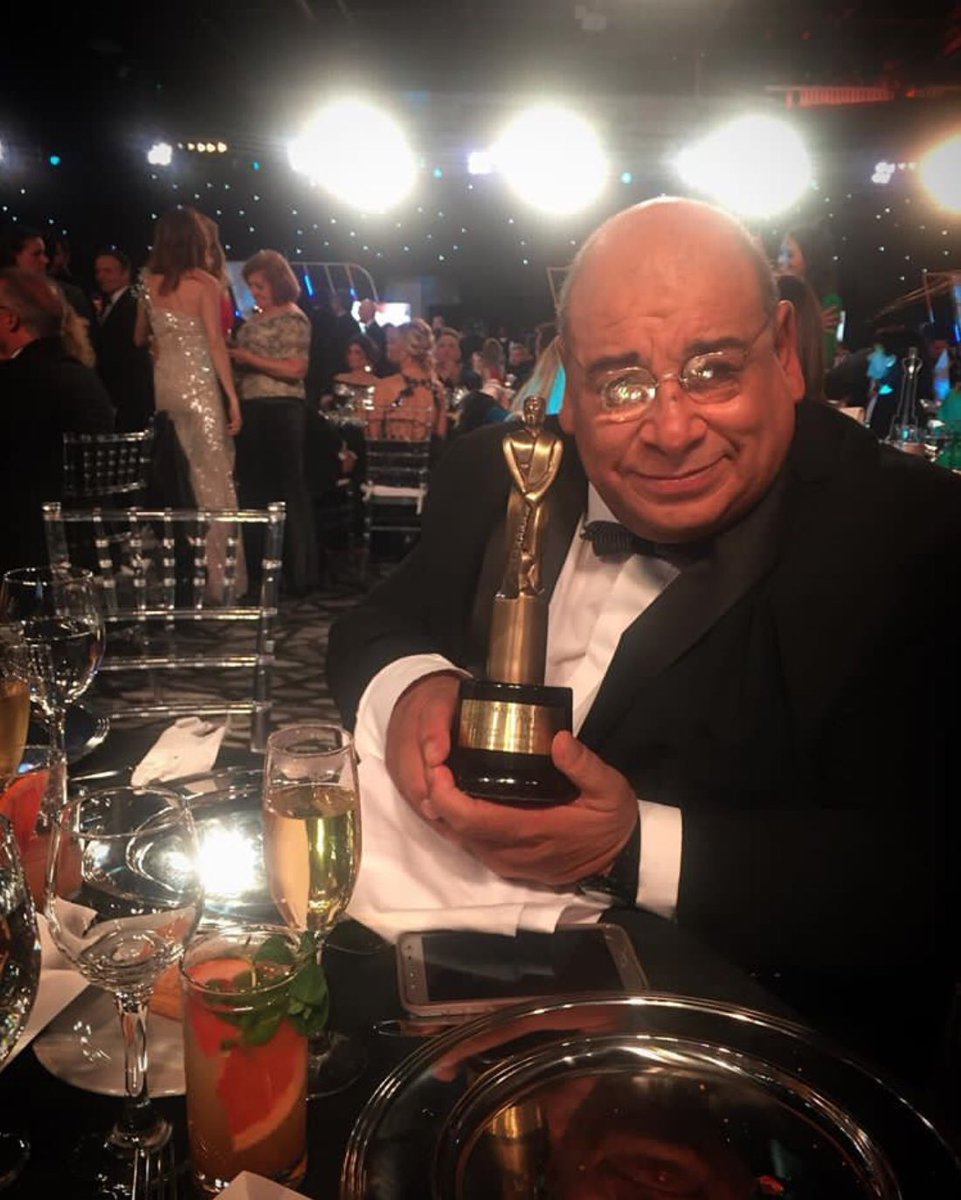 _lmarmol's tweet image. No, así no, pero tiene este 👇 el Sapo y su Martín Fierro 🔥 #ElMarginal2