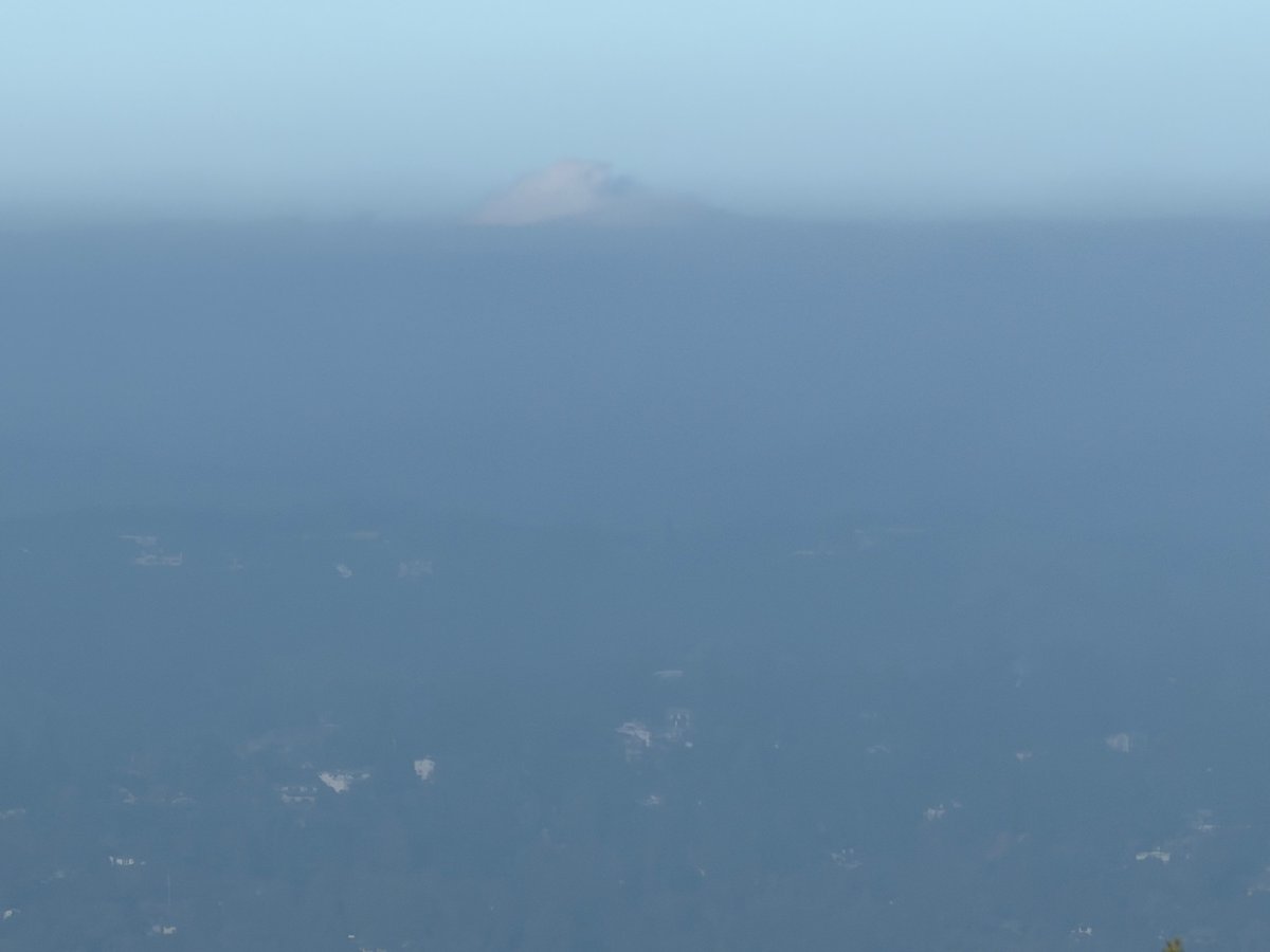 myblakeo's tweet photo. @US_Stormwatch Pretty dramatic views from the Oakland hills - these were from Sibley Volcanic Regional Preserve an hour ago. https://t.co/NhcokvTvyx