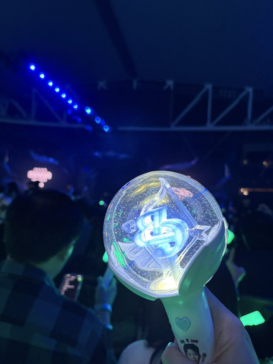 bogumwall's tweet photo. Thank you for @BOGUMMY your greeting and blessing last nite. As Hong Konger felt touching and will be strong. Hope all ppls pray for the affected person. We will stay with them. God bless you.#SupportHongKong. #2025MAMA https://t.co/rbhOJ0hAIJ