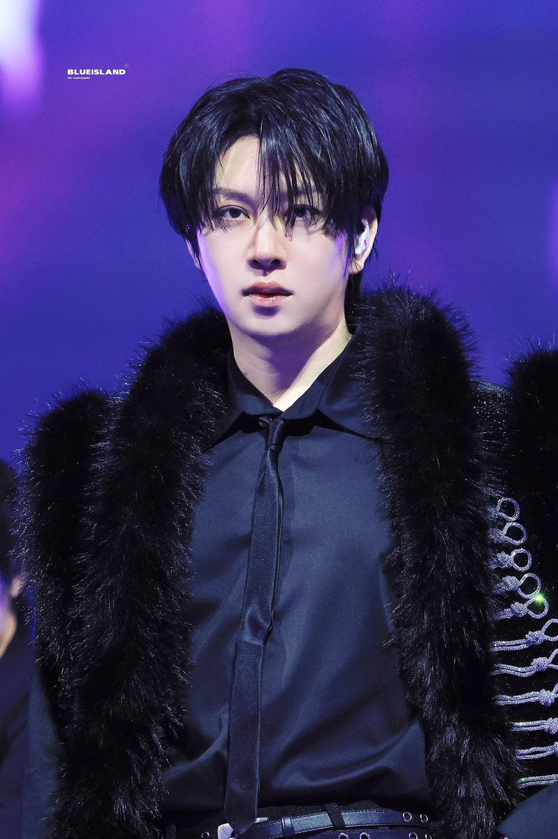 heebum1983's tweet image. Mr kim heechul 🥵🥵

MAMA 2025 
#Heechul #SUPERJUNIOR
credit on pict