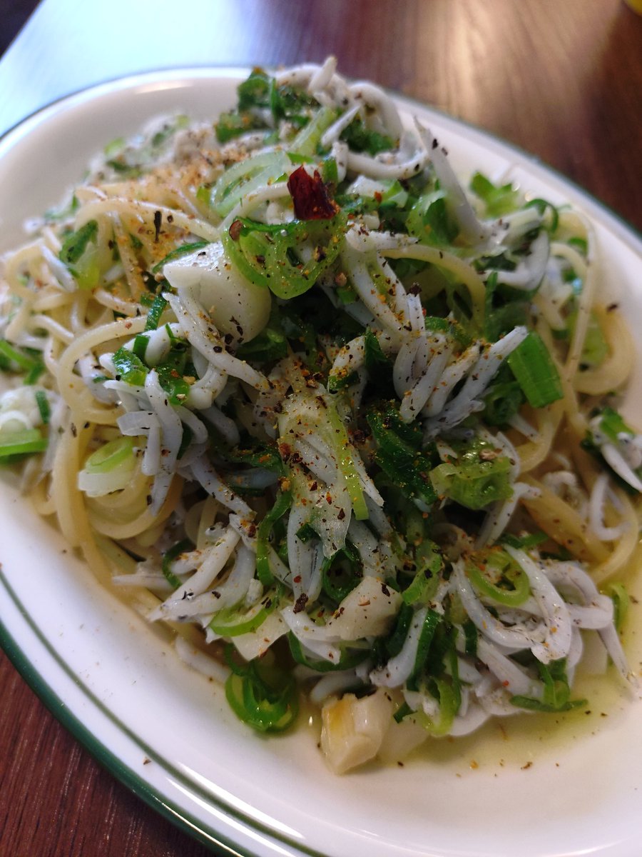 nm0001's tweet image. Garlic Oil Pasta with Baby Sardine and Green Onion. Good Morning!
シラスと青ネギで朝パスタ
#pasta #パスタ #breakfast #朝食 #朝パスタ