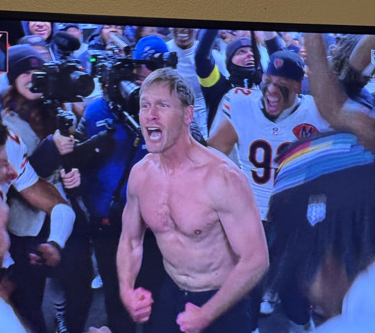 RunitupWhatitdo's tweet image. LMFAOOOOO @TheWienerCircle IS ABOUT TO GO BANKRUPT!!! 🤣🤣🤣🤣 Ben Johnson is a MAD MAN!!!!