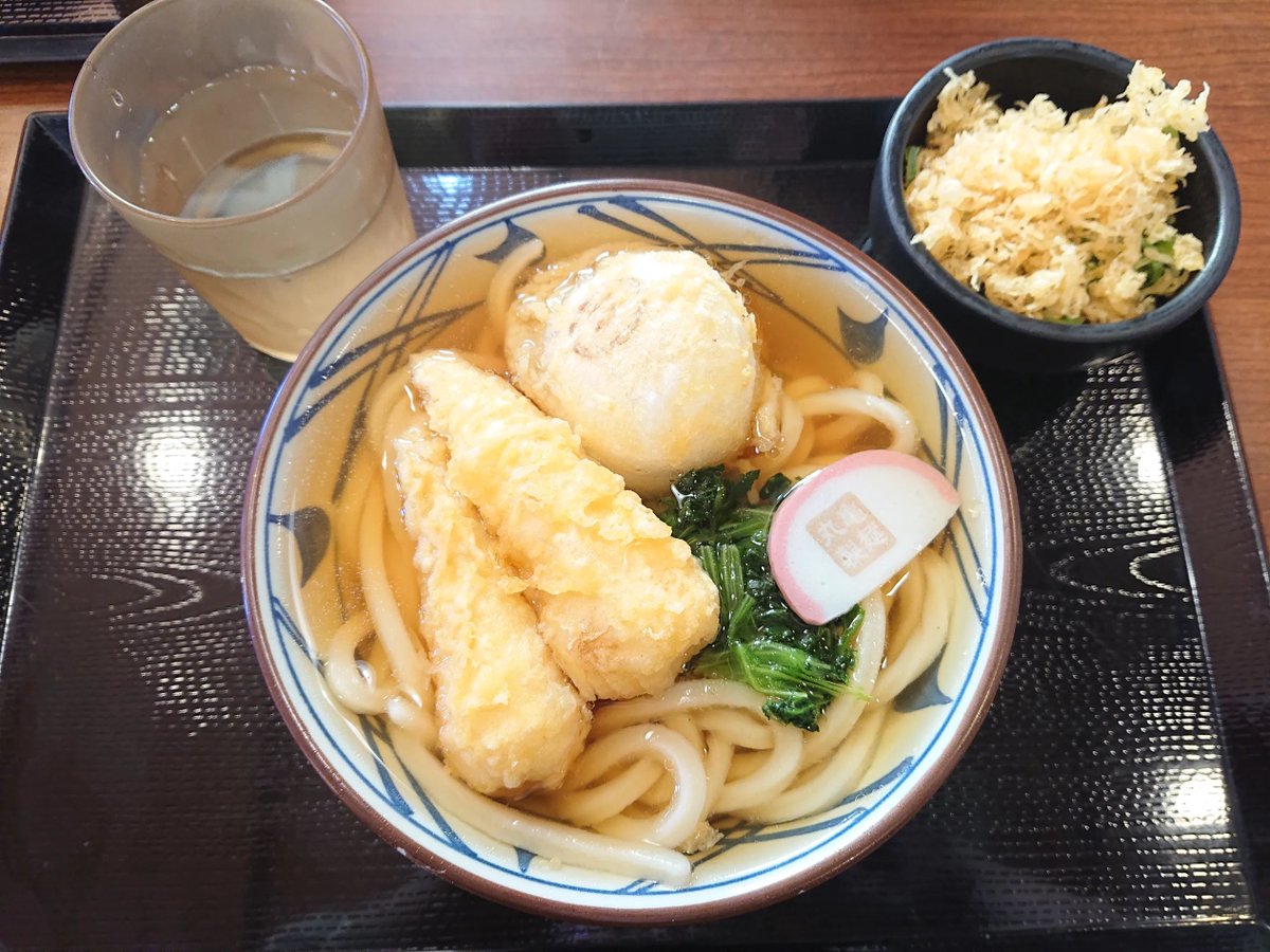 ichito0123's tweet photo. 15県目: 香川 あんもち天と鯛ちく天のかけうどん

あんもちを揚げるというかなり斬新なメニューでした。ボリューミーでした。

#わがまちうどん
#わがまちうどん47
#丸亀製麺 https://t.co/wp6sEJ5UZS