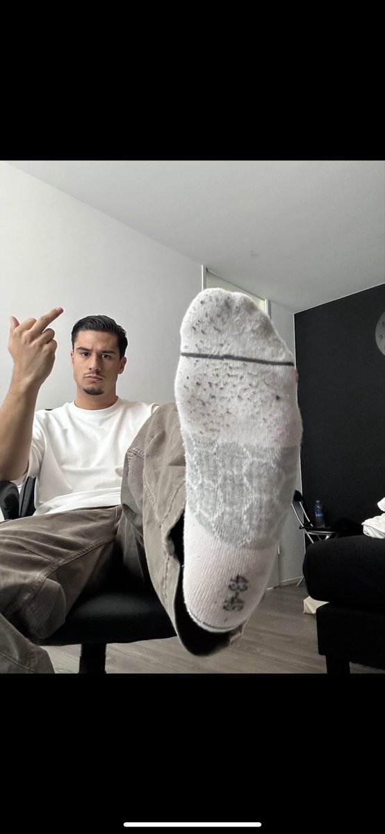 Up all night for you losers 🦶🏽🦶🏽
Hit me up 😈

#findom #cashmaster #feetfetish #cashfag