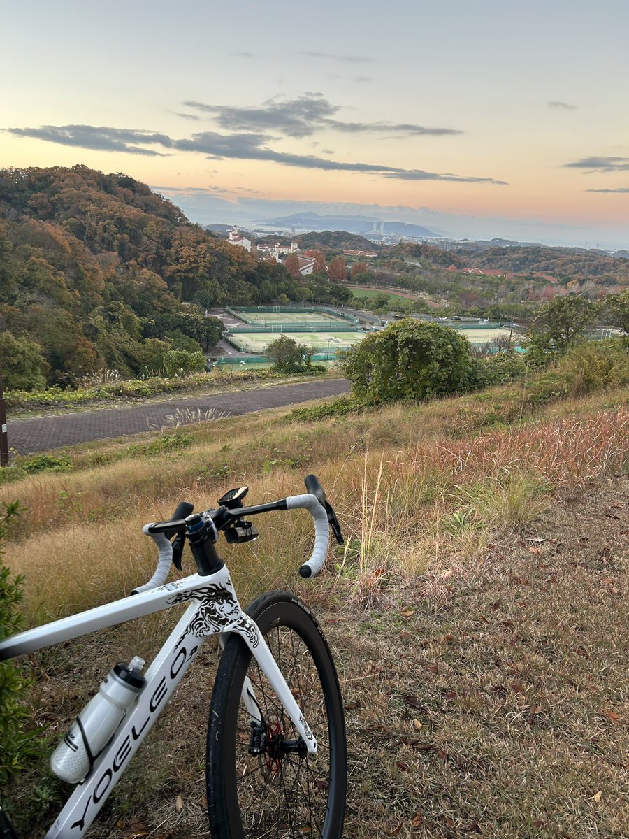 twobytwo_sp's tweet image. 今朝のポタリング🚴
いつものご近所坂道☺️
もう、朝一は手先がつらい🥶
来週はりちゅうなんで
ボーマアルマー君から
ヨーレオＲ12君に乗り換えて
準備🚲