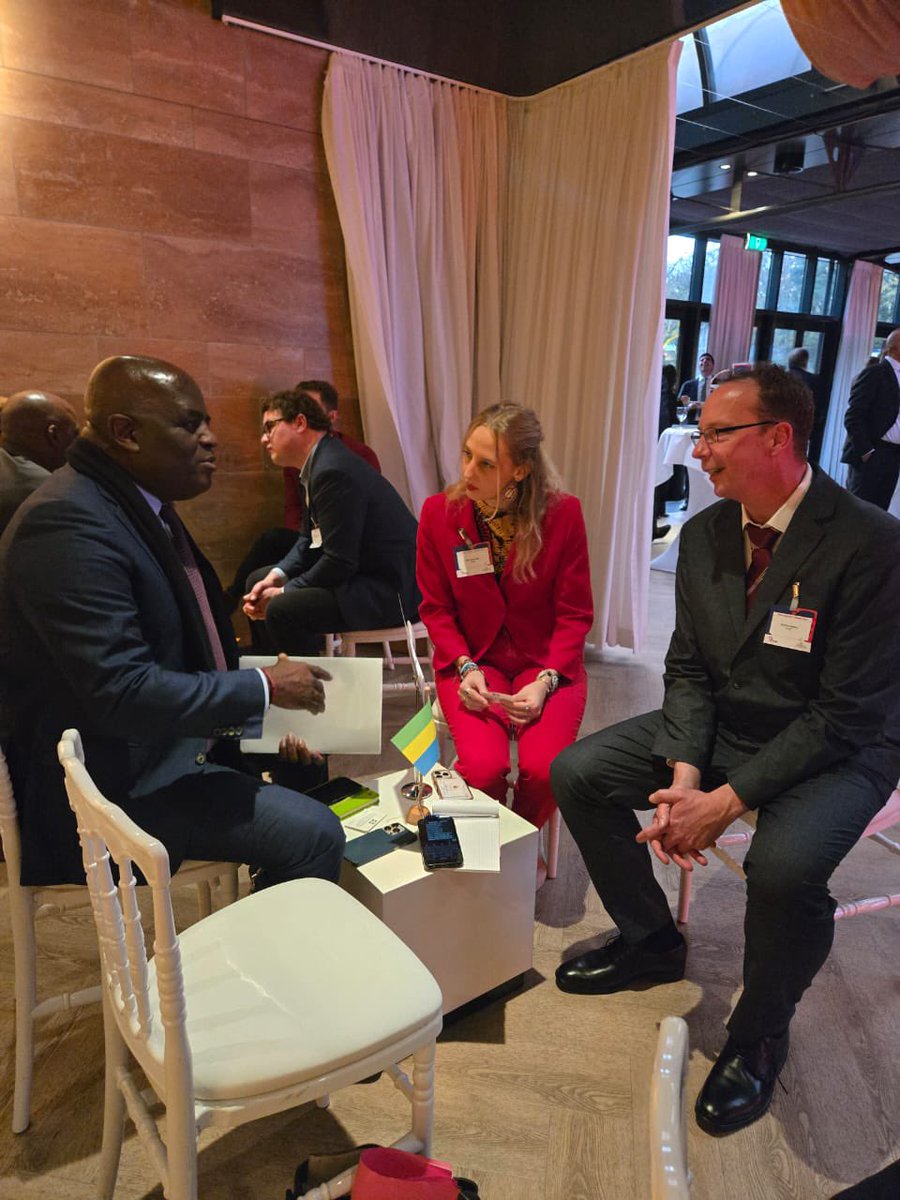 ImmongaultR's tweet image. J’ai participé au Dîner des Ambassadeurs organisé par le #NABC (Netherlands African Business Council. Échanges entre diplomates et acteurs économiques engagés pour des relations économiques entre les Pays Bas et l’Afrique. J’ai profité de cette occasion pour échanger avec les