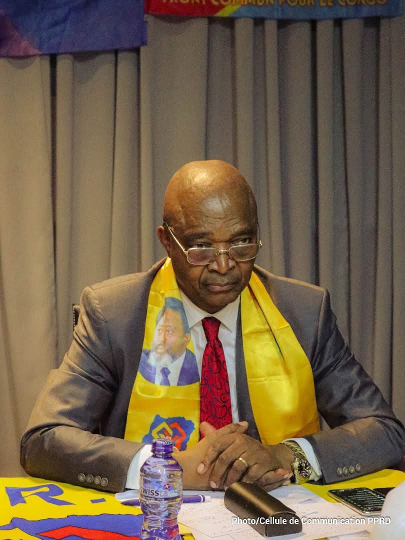 MulqNour's tweet image. #RDC🇨🇩 : En ce jour spécial ; Je souhaite un très joyeux anniversaire au secrétaire permanent du @pprdofficiel  le Prof Dr @RamazaniShadary communément appelé « coup sur coup « . Le commandant en chef le Pdt national #Josepk_Kabila . Longue vie à vous chef