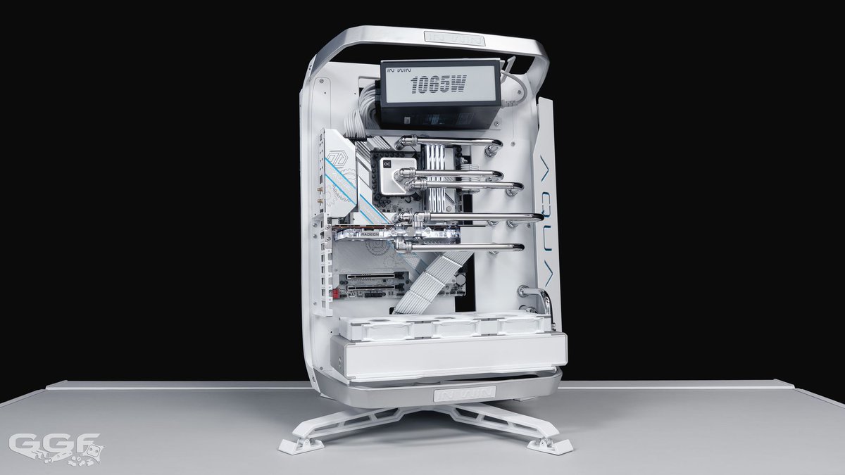 XPCMTeam's tweet image. PC build by GGF @ggfevents (IG) using InWin X Frame 2.0 chassis @InWin 

#pcbuild #pcsetup #pcmodding #gamingpc #custompc #xpcm #watercooling #customloop #inwin #ggf
