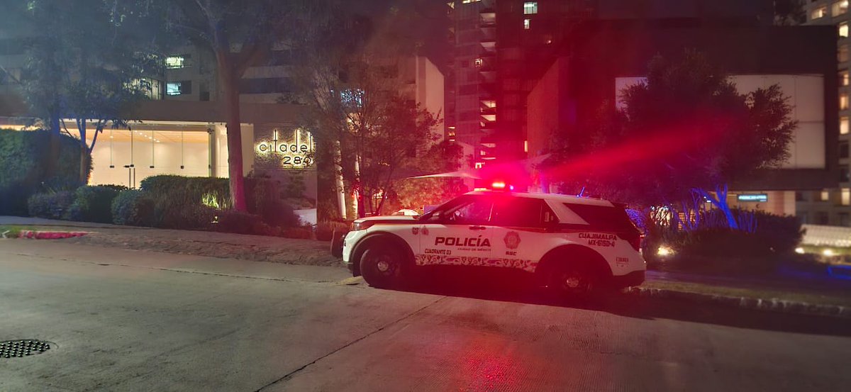 <a href="/UCS_GCDMX/">Unidad de Contacto del Secretario SSC CDMX</a> <a href="/ClaraBrugadaM/">Clara Brugada Molina</a> 
<a href="/PabloVazC/">Pablo Vázquez Camacho</a> <a href="/GobCDMX/">Gobierno de la Ciudad de México</a> <a href="/cuajiwatcher/">Queja ciudadana Cuajimalpa</a> <a href="/UCS_GCDMX/">Unidad de Contacto del Secretario SSC CDMX</a>