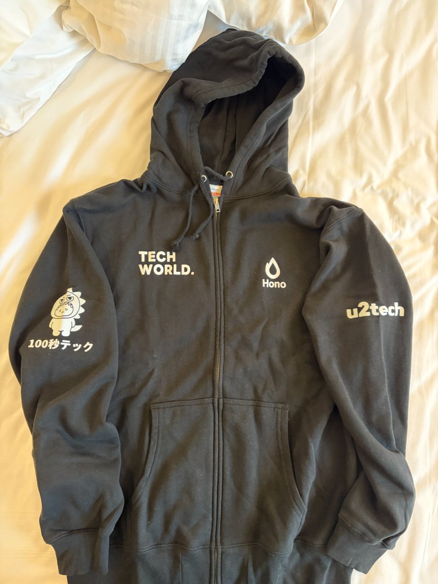 yusukebe's tweet image. 「トークスポンサー」という新しい試みをしています

僕が「カンファレンスで話す」ことにスポンサーしてもらいロゴ入りのパーカーを着るというものです

YAPC::Fukuoka、JSDC Taiwanでは以下の方にしてもらいました！

* TECH WORLD
* u2tech
* 100秒テック
* Cloudflare

ありがとうございます！