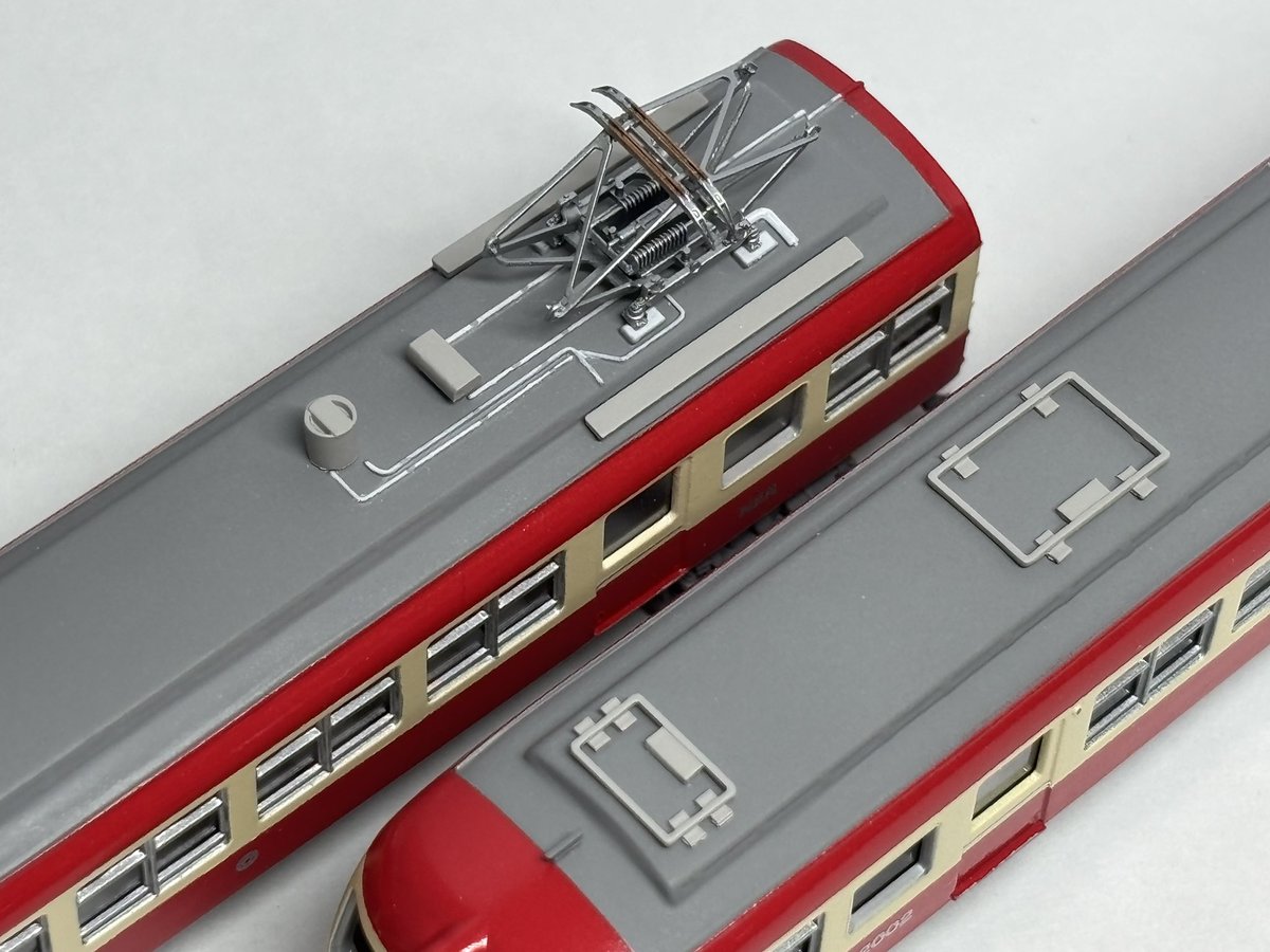 chiba_minato201's tweet image. 長電2000系タイプが完成しました✌️
GM名鉄5500系のオマケを使った改造品です。

切継による中間車の製作・プラ板積層よる屋根Rの変更が主な工作です。

あとはステッカーと表記インレタでそれらしく…
ALTでも解説してます💡