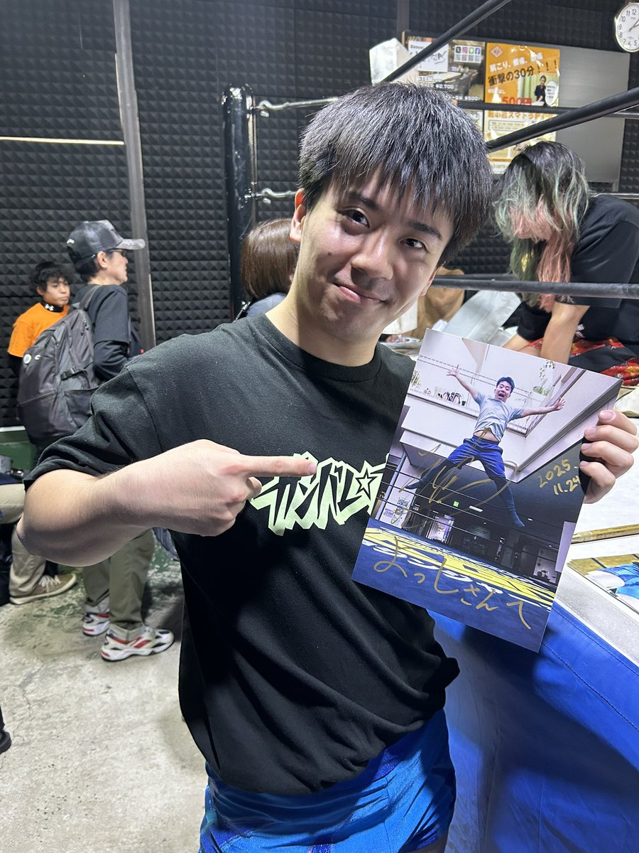 11月24日はBERSERKER NEXT vol.17 OSW道場大会へ🔚

いやぁ〜。
めちゃくちゃ面白い大会でした。

誰を主役にするかはそれぞれとして、、
この世代は魅力的やライバルが多いから見ていて楽し過ぎる♪

若い世代でユニットを組んで名を売るのもアリでしょ！😊

#osw_fan #osw_bsk #basara_pw
#GanPro