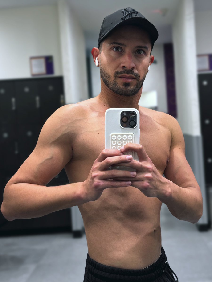 SoyLaloDuran's tweet image. Aprendí que los pequeños logros también cuentan. 💪✨
Cada avance, por mínimo que parezca, es una muestra de tu esfuerzo.
La constancia es la que, paso a paso, te llevará a cumplir tus objetivos.
No te rindas, sigue construyendo tu mejor versión. 🔥
#gym #progreso #motivación