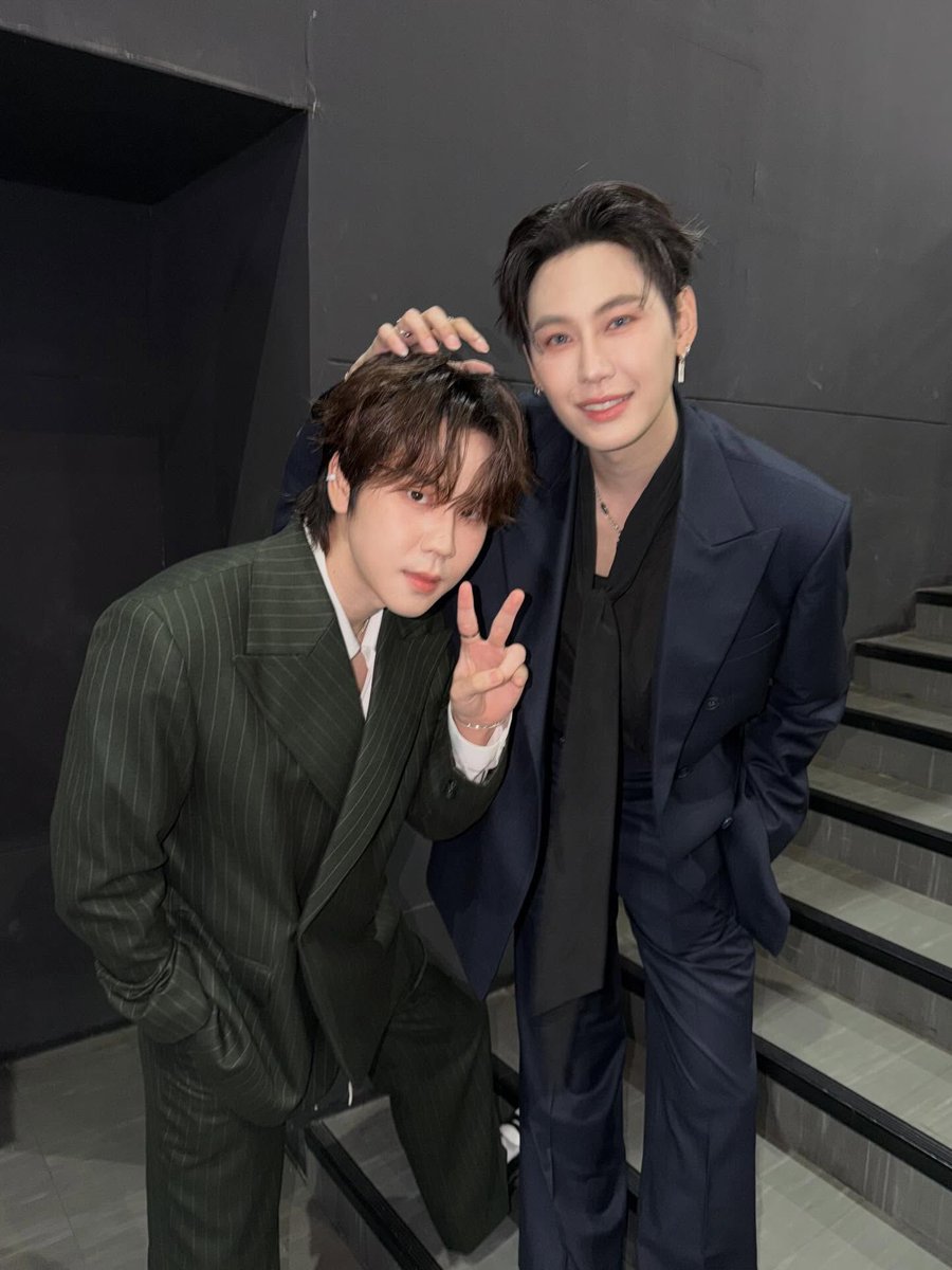 fatima_fah17's tweet image. เช้านี้จะบอกทุกคนแค่ว่า~
&quot;ฝากดูแลหัวใจด้วยนะ&quot;❤️🩵

คืนนี้ Time Zone เราจะต่างกัน ดูแลตัวเองดีๆนะครับ อยู่ตรงนี้รอมิ๊กลับมานะลูก🫂รักพวกเธอมากๆ สัญญาจะรีบกลับมาหา~

#bb0un #prem_space 
#BounPrem