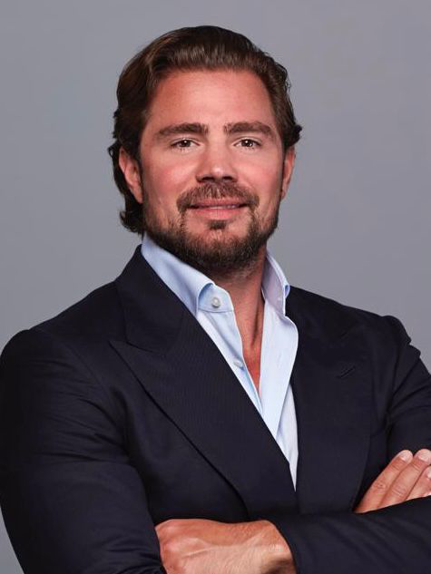 GORILLAZ1962's tweet image. É, ladrão milionário não esquenta cadeia porque tem sempre uma desembargadora que solta. Hoje o mundo político vai dormir em paz. No Brasil, só pé de chinelo fica em cana! O crime da Faria Lima compensa!