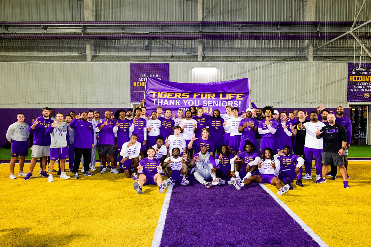 LSUfootball's tweet image. Doesn’t matter if you’ve been here one season or five. Tigers For Life!