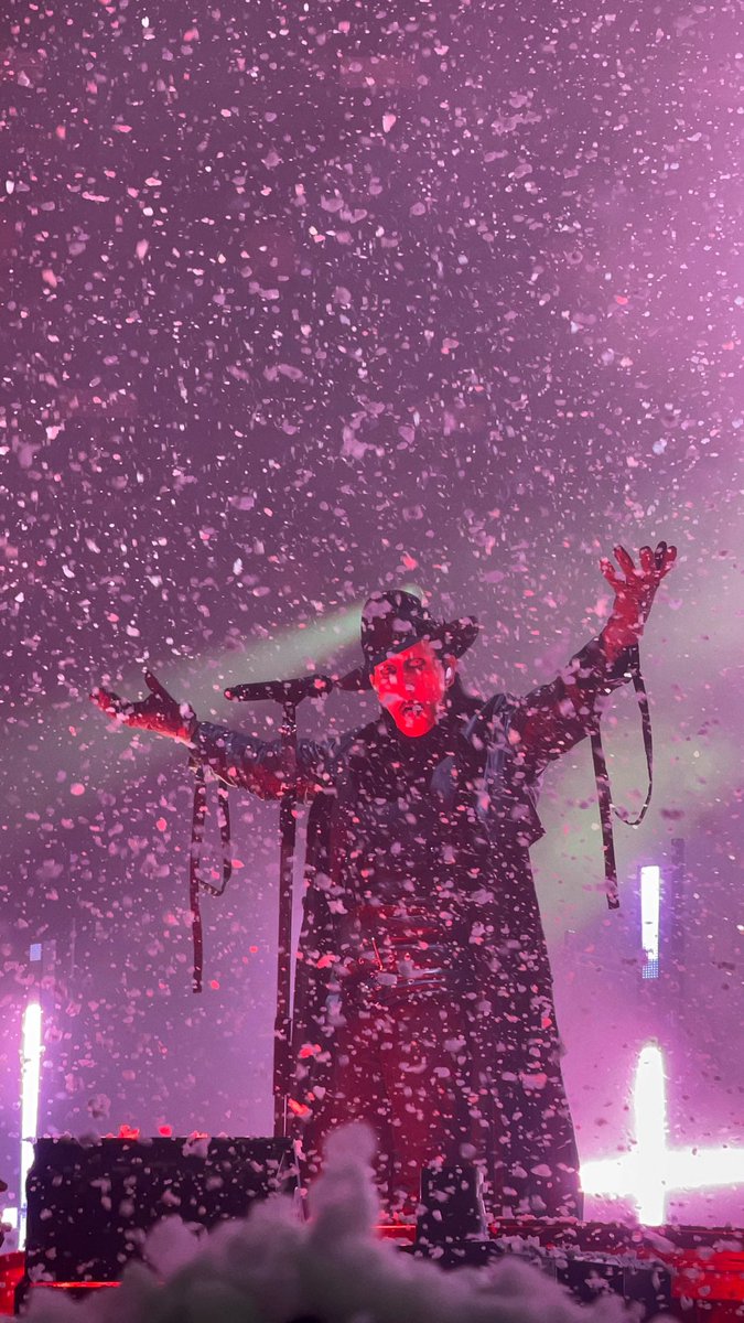 sickgema's tweet photo. Juro que ver a Marilyn Manson ha sido una de las mejores experiencias de mi vida ❤️‍🩹 https://t.co/oAZ4WbBU98