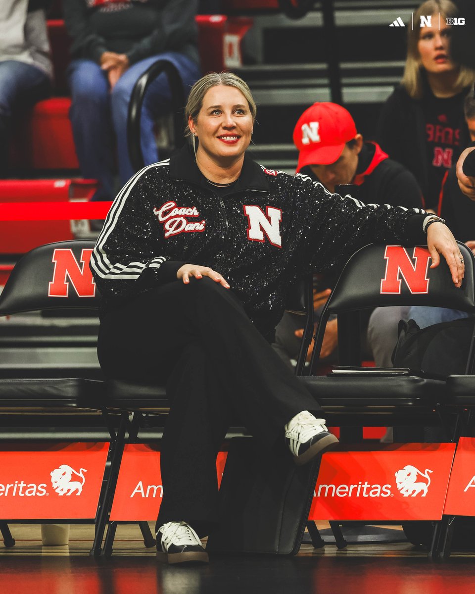 NCAAVolleyball's tweet image. DBK is THAT girl 💁‍♀️

#NCAAWVB x 📸 @HuskerVB