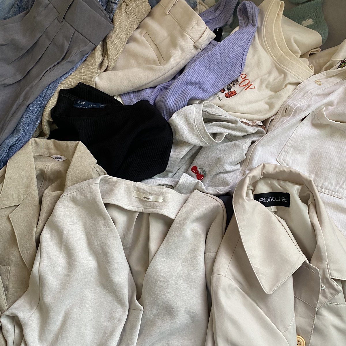 askaikong's tweet photo. ส่งต่อเสื้อผ้าค้าบบ มือ1,2 🧺
❕หลักสิบทุกตัว❕

✿ ค่าส่ง 40฿ ไม่บวกเพิ่ม
✿ รี | ปัก ลด 5฿ (ปักแล้วเดี๋ยวมาเรียกน้า)

🪧 ลงวันอาทิตย์ 30/11 ⌇ 18:00 น. 🪧

#ส่งต่อเสื้อผ้า #โล้ะตู้เสื้อผ้า #เสื้อผ้ามือสอง #ส่งต่อ https://t.co/Awhhh17mWk