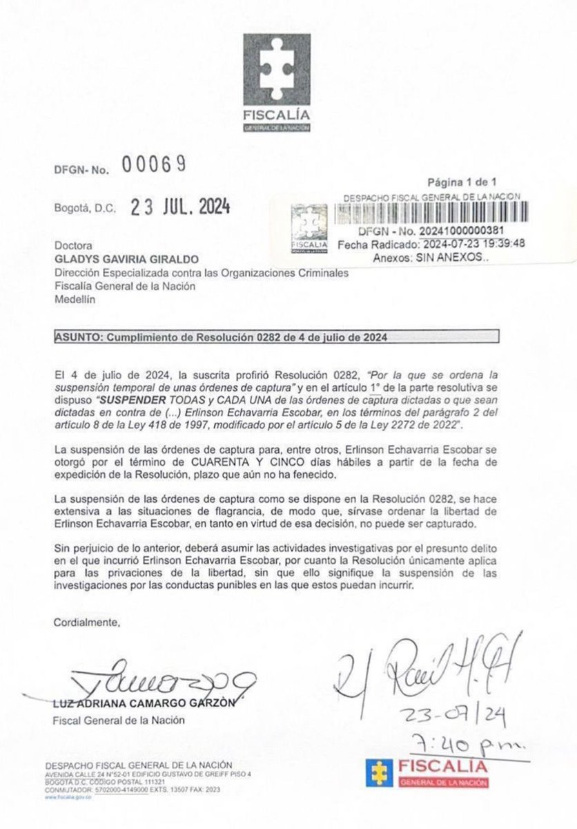 El presidente <a href="/petrogustavo/">Gustavo Petro</a> dijo esta noche que el único disidente de las Farc que quedó libre tras haber sido detenido en flagrancia el 23 de julio de 2024, fue alias “Calarcá”. En esta resolución firmada ese mismo día por la Fiscal General Luz Adriana Camargo, en la que ordena