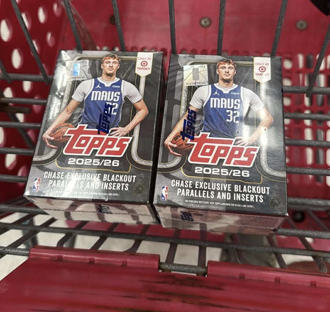reelgulp's tweet photo. Lots of Black Friday sale promo! Good thing we got some relatives in US that can able to buy for me some Topps Basketball Superbox and Topps Basketball Black Friday edition exclusive only on Costco and Target #nba #topps https://t.co/5gnfyPj4Dk