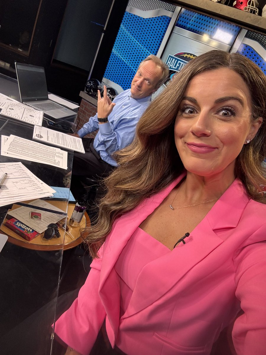 NikiNotoPalmer's tweet image. It’s quarterfinal time w/ @GPBsports! 

We’ve got a rematch of the 6A state championship from last year! 

Tune in at 7:30 to watch @grayson_fb vs @Carrollton_High! 

Nationally? #1 vs #11
6A in Georgia? #1 vs #3

In studio for our halftime &amp;amp; postgame show w/ @OSGNelson!