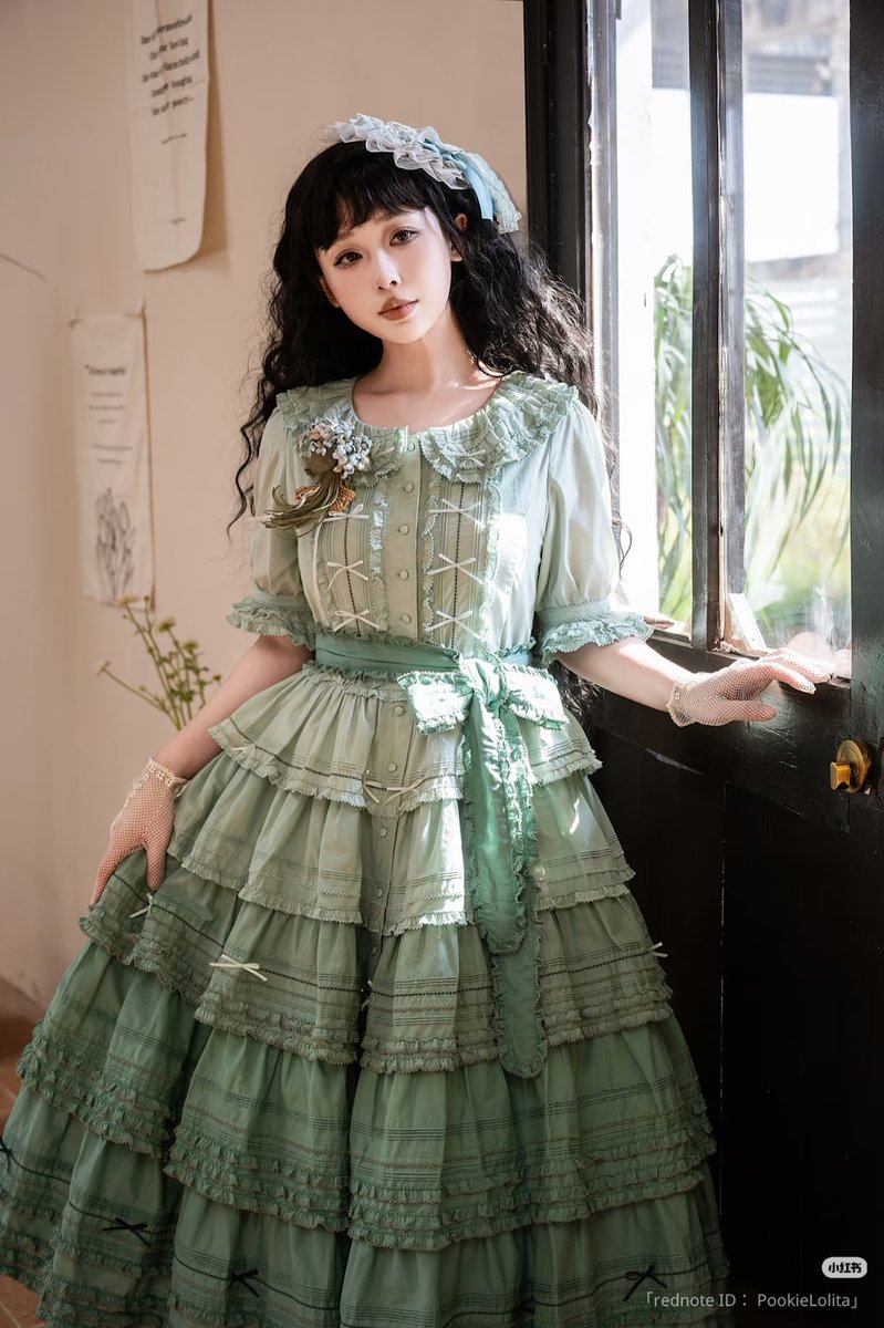 Roses on the Roof～ロリィタ＆クラシック【公式PR】 (@shiny5432