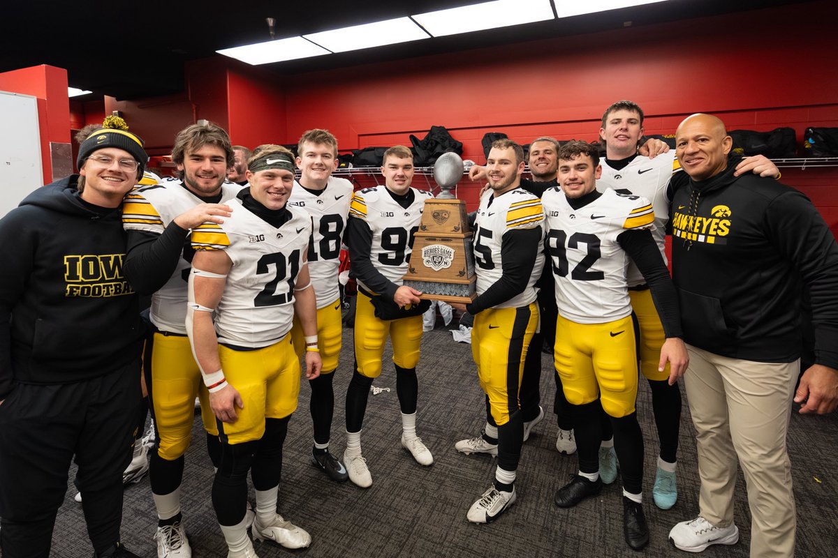 CoachSMcIlravy's tweet image. No better way to end off Big10 play than a W 
Love this group, so grateful to be a part of it 🐤🐤