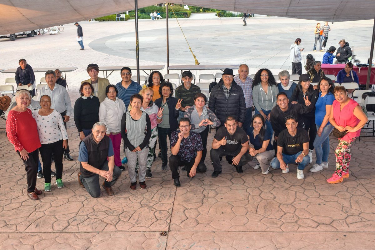 IztacalcoAl's tweet photo. Se llevó a cabo una nueva edición de #SALSEANDO en la explanada de la Alcaldía Iztacalco, donde vecinas y vecinos disfrutaron una tarde de ritmo, baile y convivencia en un espacio seguro y familiar.

Seguimos impulsando actividades que fortalecen la alegría y la vida comunitaria en Iztacalco.