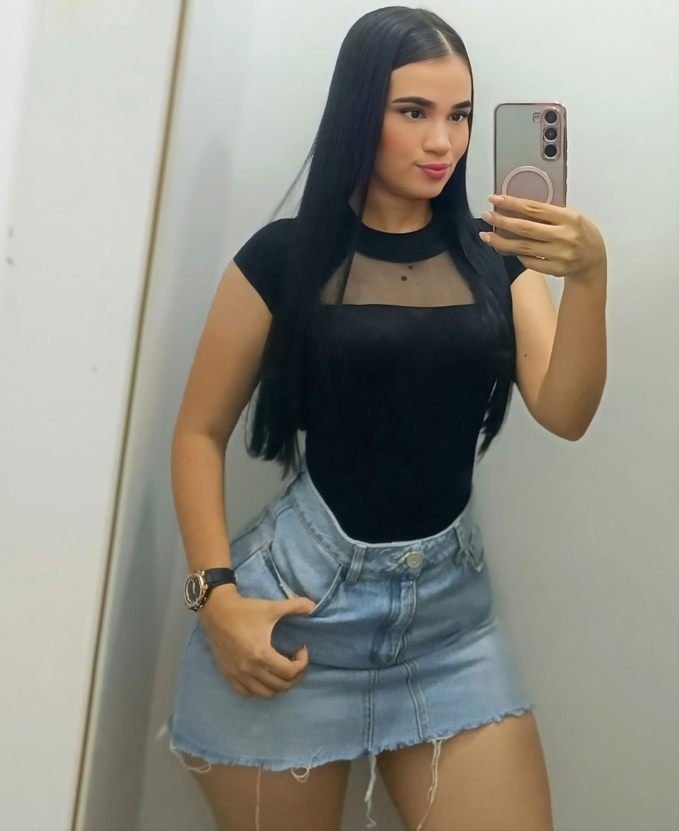 Latinscom_'s tweet image. Sensualidad con clase: la combinación perfecta para quien no necesita exagerar. ✨