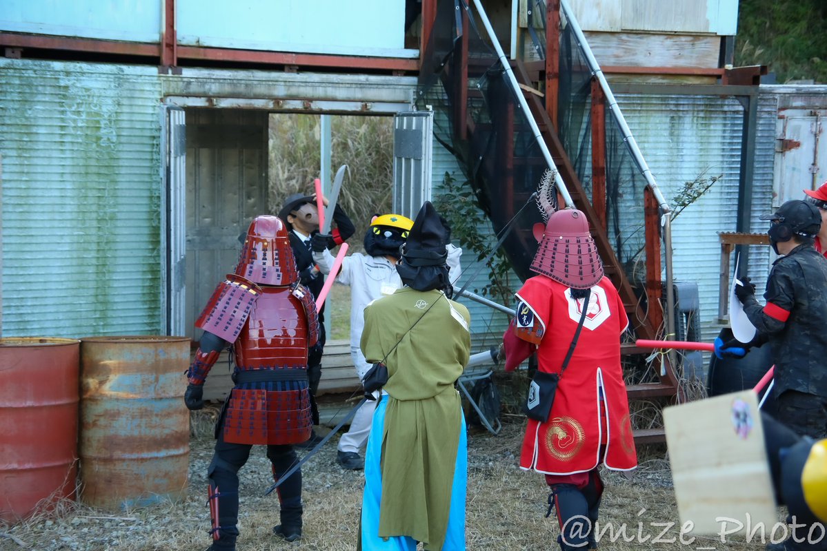 Sasugo閣下のチェンサバで、ここが一番面白かった！コンテナから出現した猫さん！

撮影 みーぜさん（<a href="/mize0321/">MIZE【みーぜ】</a>）

#勤労サバ