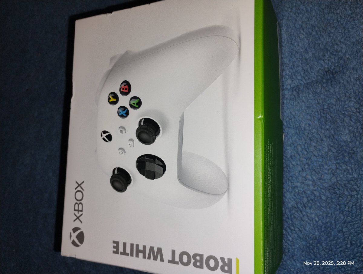 Cake_Kee_'s tweet image. I went shopping at Best buy .
 And got me a Bluetooth   for my Xbox controller.
.
. An a sale 
Xbox x controller for $40 
.
 #bestbuy
#blackfridaysales
#Xboxcontroller