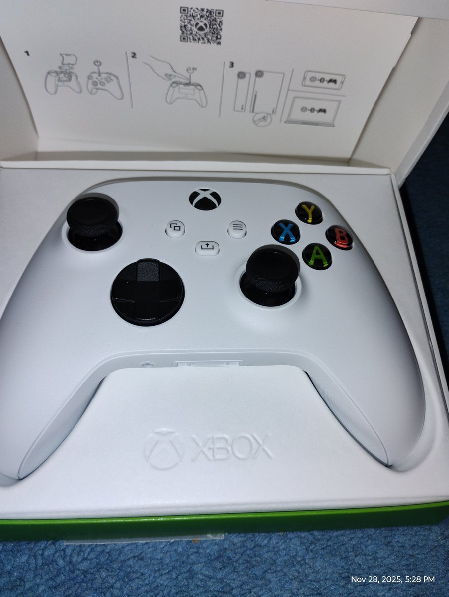 Cake_Kee_'s tweet image. I went shopping at Best buy .
 And got me a Bluetooth   for my Xbox controller.
.
. An a sale 
Xbox x controller for $40 
.
 #bestbuy
#blackfridaysales
#Xboxcontroller