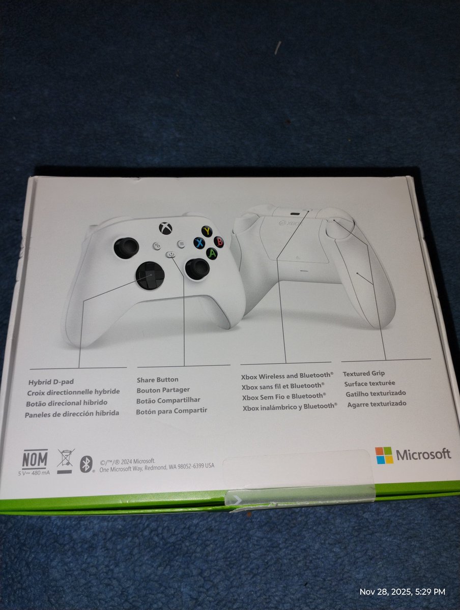 Cake_Kee_'s tweet image. I went shopping at Best buy .
 And got me a Bluetooth   for my Xbox controller.
.
. An a sale 
Xbox x controller for $40 
.
 #bestbuy
#blackfridaysales
#Xboxcontroller