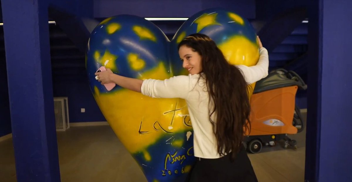 ROSALIA ES MAS BOSTERA Q LA RAULITO LA AMO