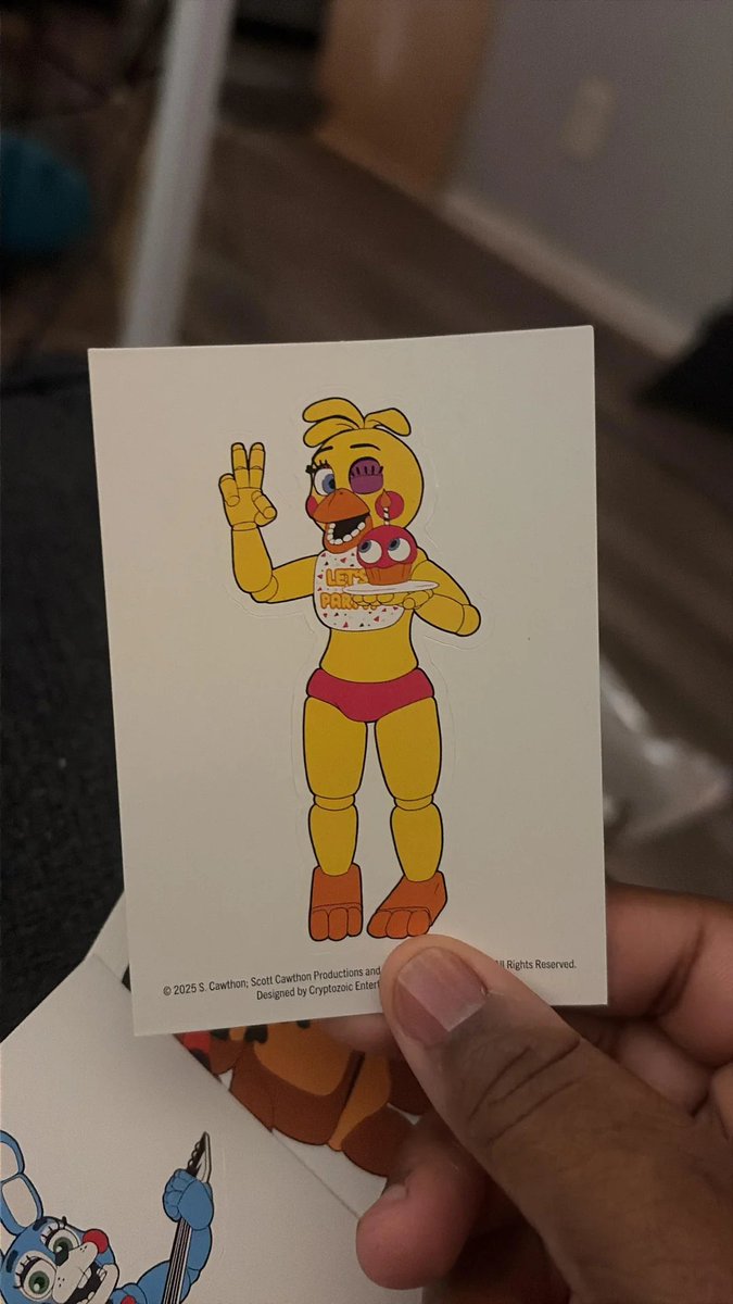 Stickers are seemingly being included now with the Freddy Fazbear Box meal at Popeyes, featuring Toy Freddy, Toy Bonnie and Toy Chica to promote 'FIVE NIGHTS AT FREDDY'S 2'!

Source: reddit.com/r/fivenightsat…

#FNAF #FNAF2Movie #FiveNightsAtFreddys #FNAFMovie2