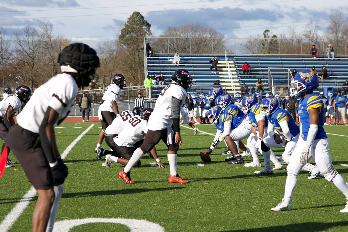 Bridgeportps's tweet photo. Yesterday’s Thanksgiving rivalry at Lewis Field did not disappoint. The day began with a proud Harding alumni breakfast, followed by an electric matchup on the field, with Harding defeating Central 37 to 30. https://t.co/Rnuos0sEqS
