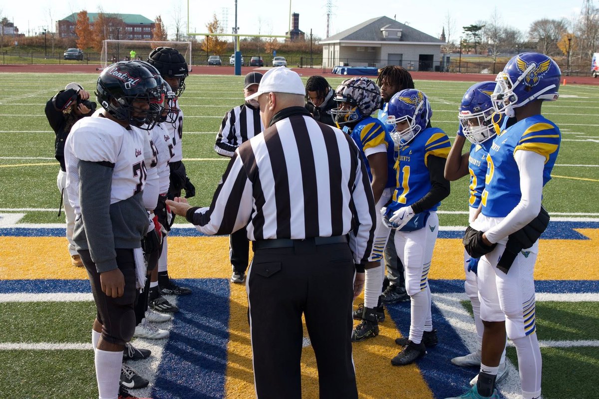 Bridgeportps's tweet photo. Yesterday’s Thanksgiving rivalry at Lewis Field did not disappoint. The day began with a proud Harding alumni breakfast, followed by an electric matchup on the field, with Harding defeating Central 37 to 30. https://t.co/Rnuos0sEqS