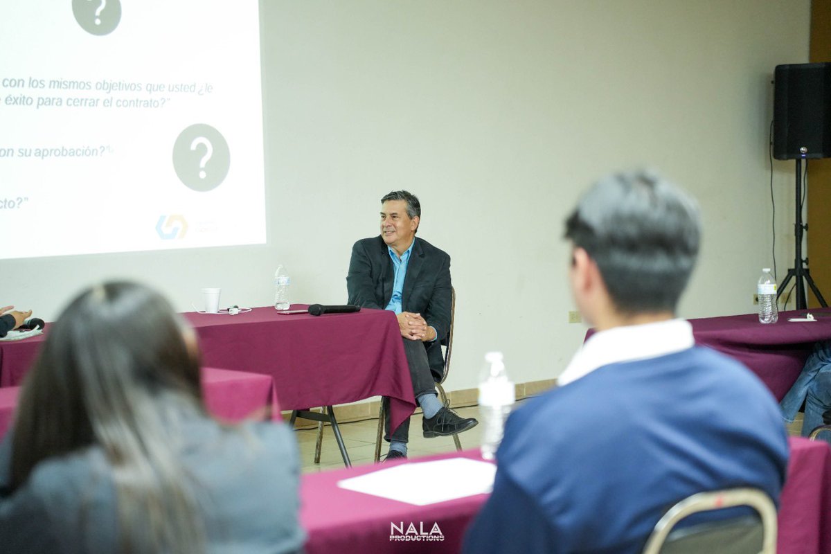 Dando curso en el <a href="/IMCP/">Contadores Públicos</a> #NuevoLaredo. Buen fin de semana para todos. Lealtad y congruencia siempre. Reconciliación y Reconstrucción Social 🙏®️🇲🇽